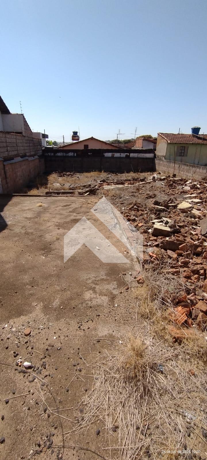 LOTE À VENDA BAIRRO VILA HELENA, SÃO SEBASTIÃO DO PARAÍSO - MG