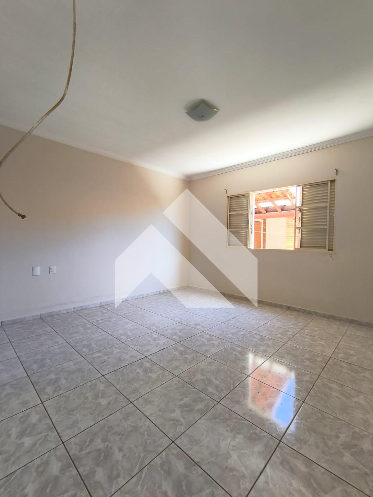 CASA Á VENDA BAIRRO VILA IPÊ, SÃO SEBASTIÃO DO PARAÍSO-MG