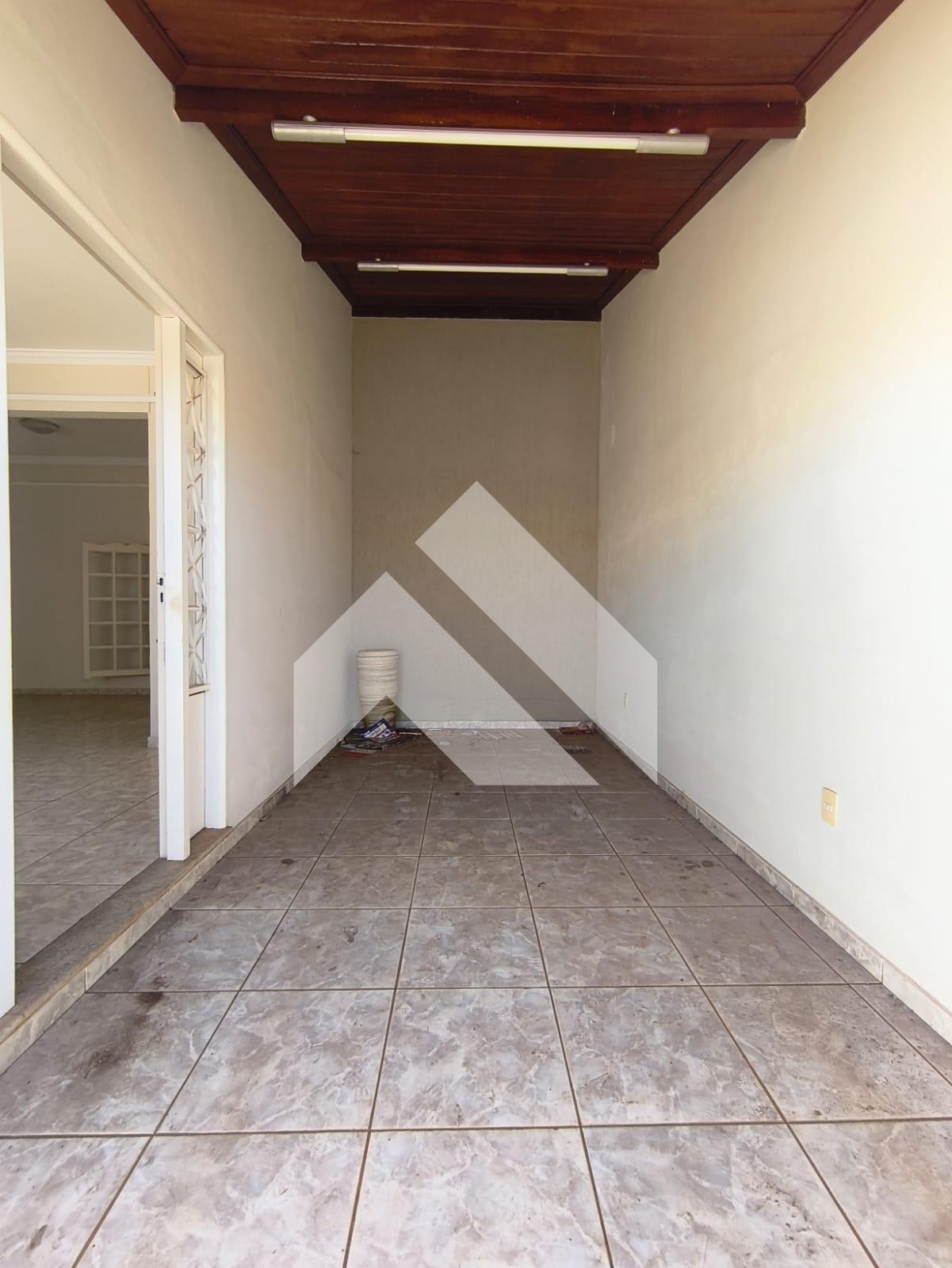 CASA Á VENDA BAIRRO VILA IPÊ, SÃO SEBASTIÃO DO PARAÍSO-MG