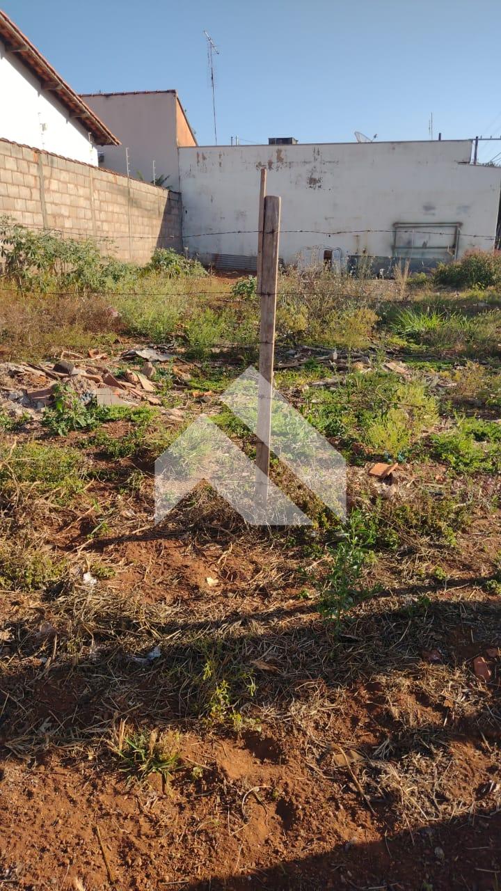 LOTE À VENDA BAIRRO SÃO SEBASTIÃO, SÃO SEBASTIÃO DO PARAÍSO - MG