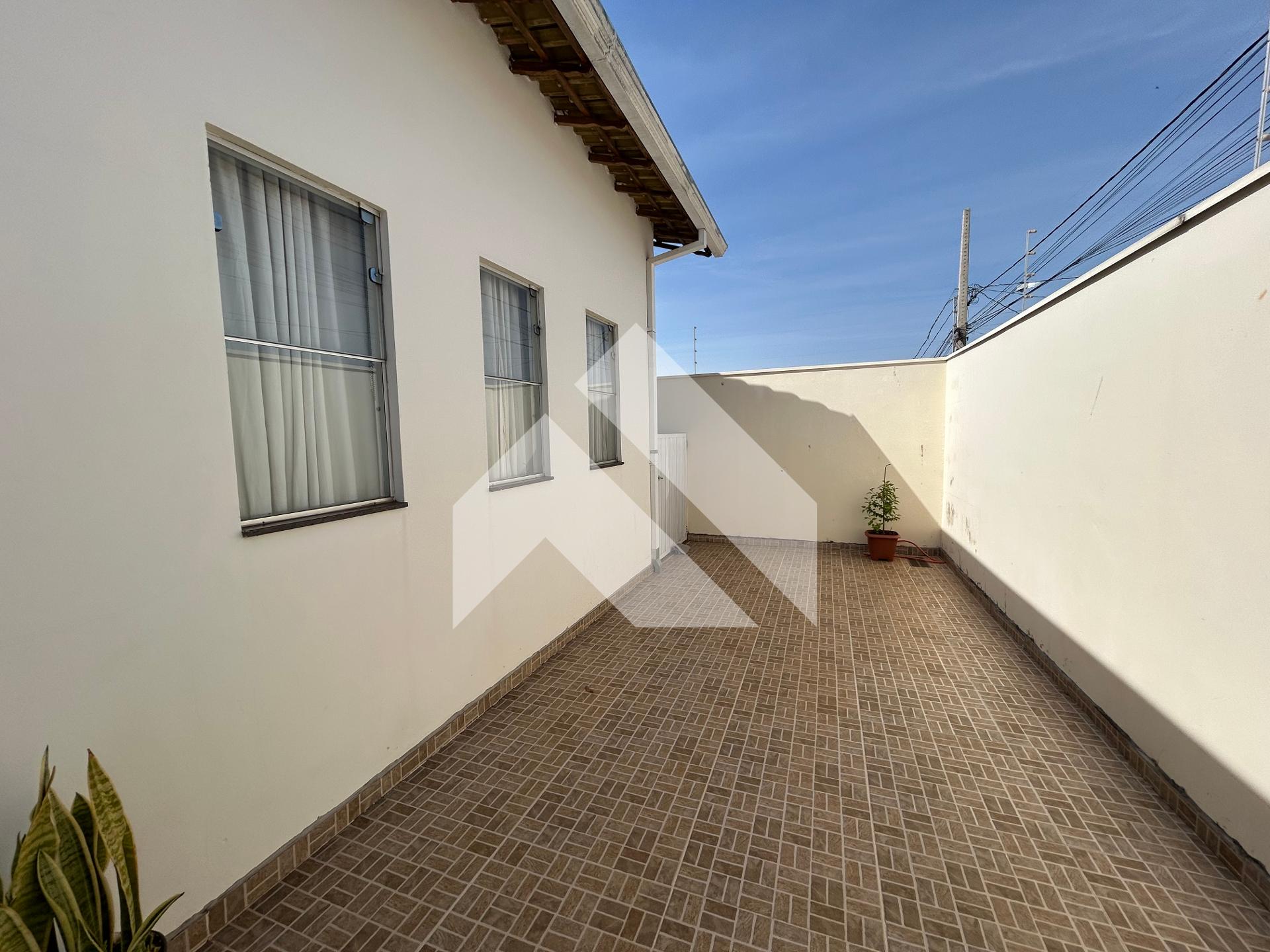 CASA À VENDA BAIRRO JARDIM DANIELA, SÃO SEBASTIÃO DO PARAÍSO - MG