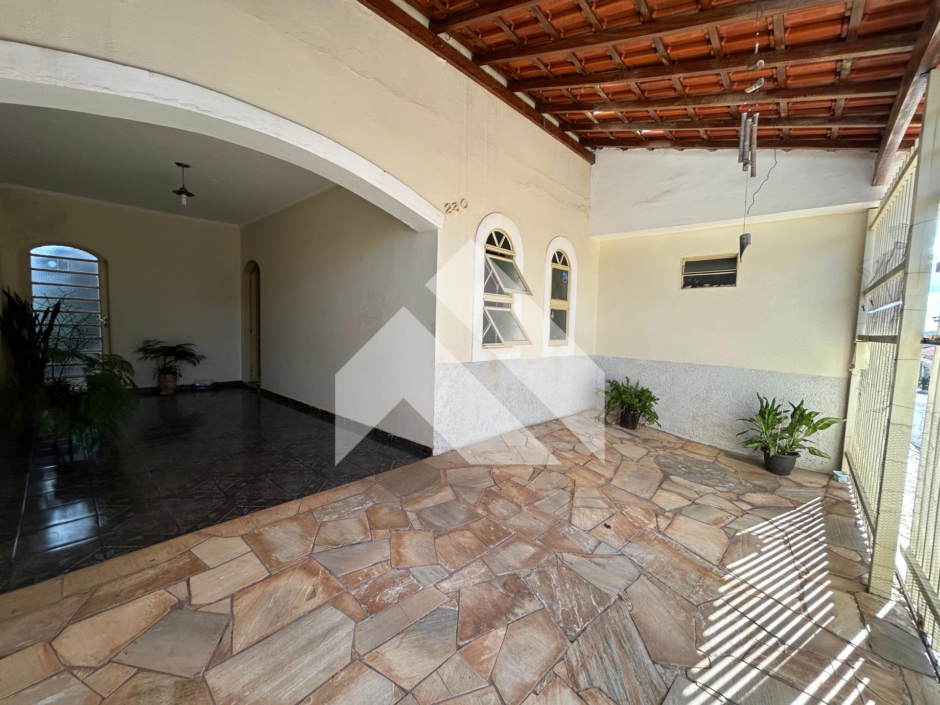 CASA À VENDA BAIRRO VILA SANTA MARIA, SÃO SEBASTIÃO DO PARAÍSO...