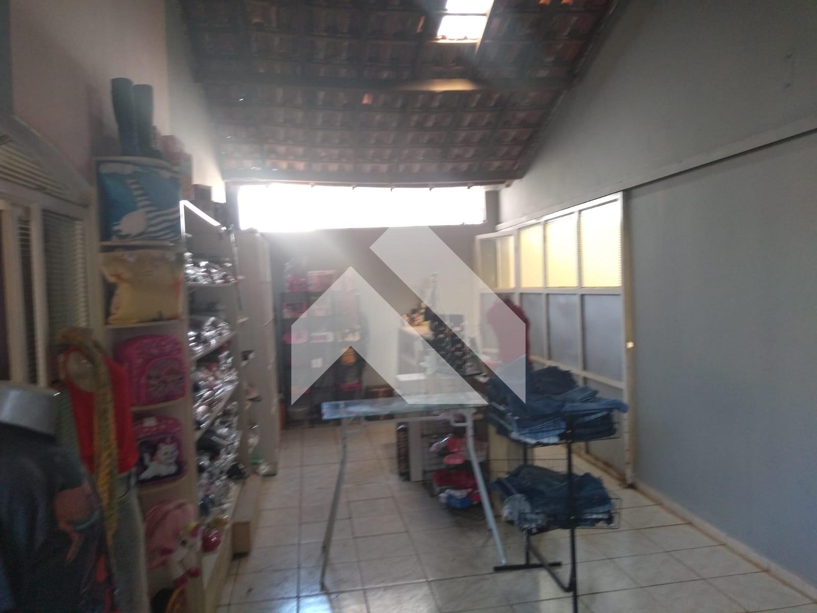 CASA COM PONTO COMERCIAL À VENDA BAIRRO SÃO JUDAS TADEU, SÃO S...