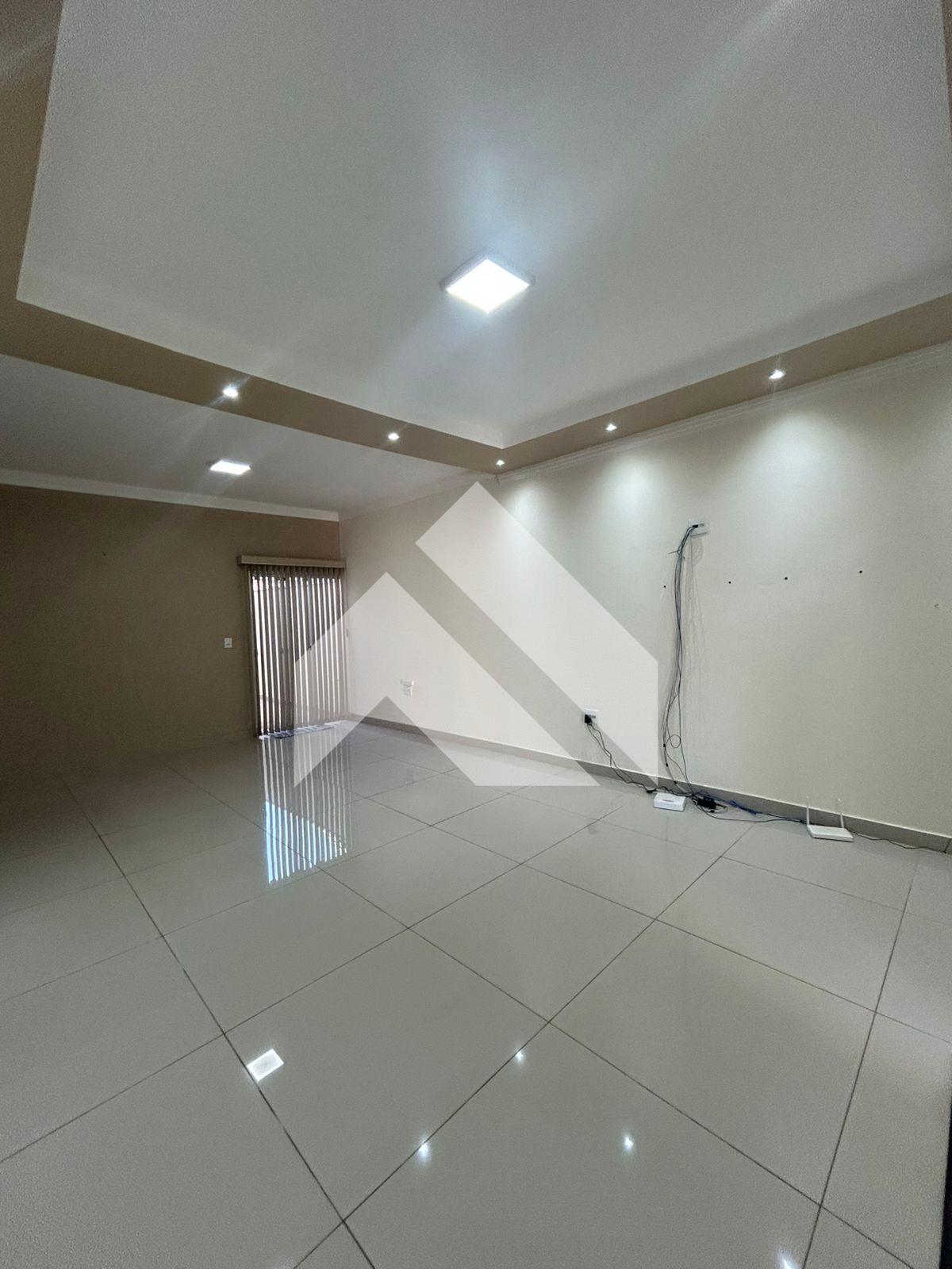 CASA À VENDA BAIRRO VILA HELENA, SÃO SEBASTIÃO DO PARAISO - MG