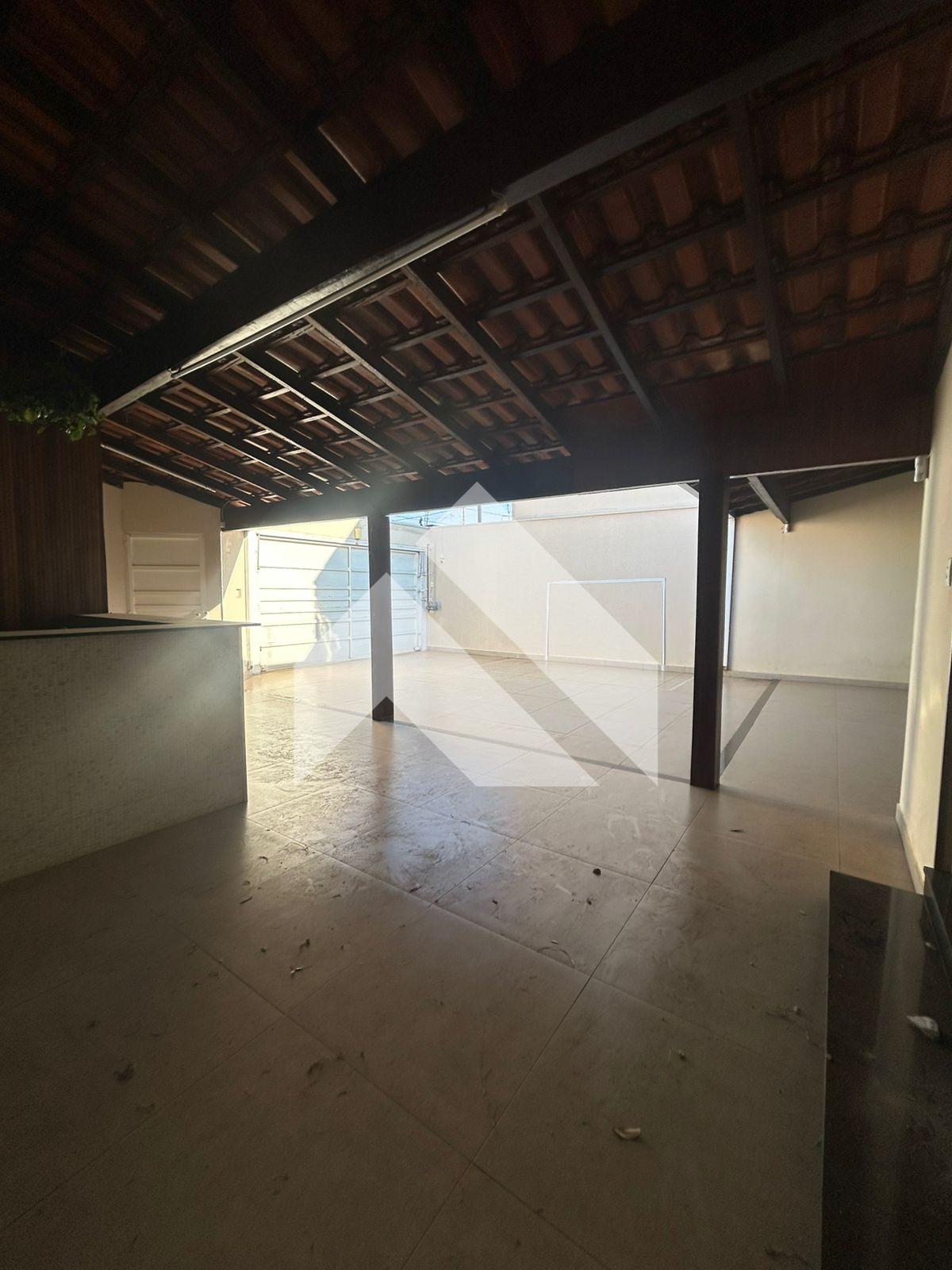 CASA À VENDA BAIRRO VILA HELENA, SÃO SEBASTIÃO DO PARAISO - MG