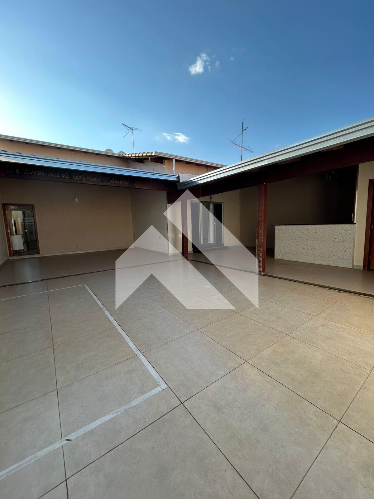 CASA À VENDA BAIRRO VILA HELENA, SÃO SEBASTIÃO DO PARAISO - MG