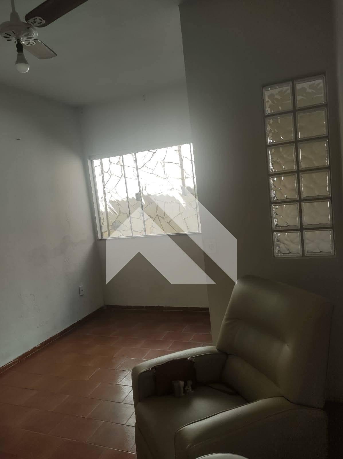 CASA À VENDA BAIRRO CENTRO,SÃO SEBASTIÃO DO PARAÍSO - MG.