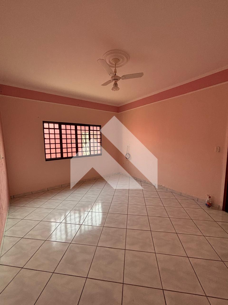 CASA À VENDA BAIRRO LAGOINHA, SÃO SEBASTIÃO DO PARAÍSO - MG