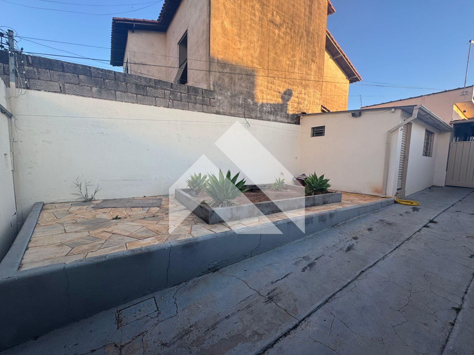 CASA À VENDA BAIRRO JARDIM EUROPA, SÃO SEBASTIÃO DO PARAÍSO - MG