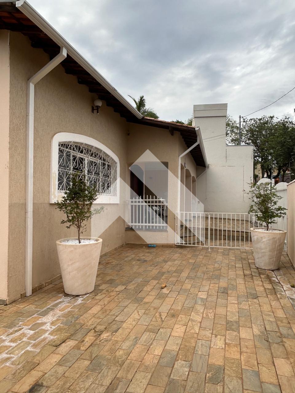 CASA À VENDA BAIRRO JARDIM COOLAPA, SÃO SEBASTIÃO DO PARAÍSO - MG