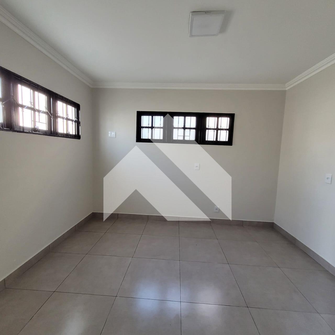 CASA À VENDA BAIRRO CENTRO, SÃO SEBASTIÃO DO PARAÍSO MG