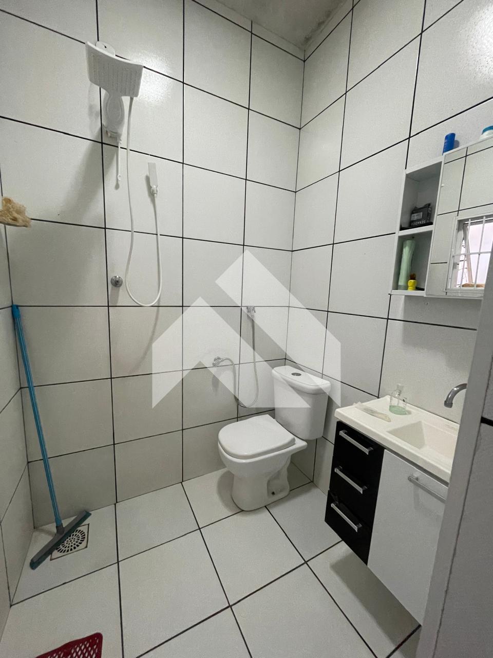 CASA À VENDA BAIRRO CENTRO, SÃO SEBASTIÃO DO PARAÍSO - MG.