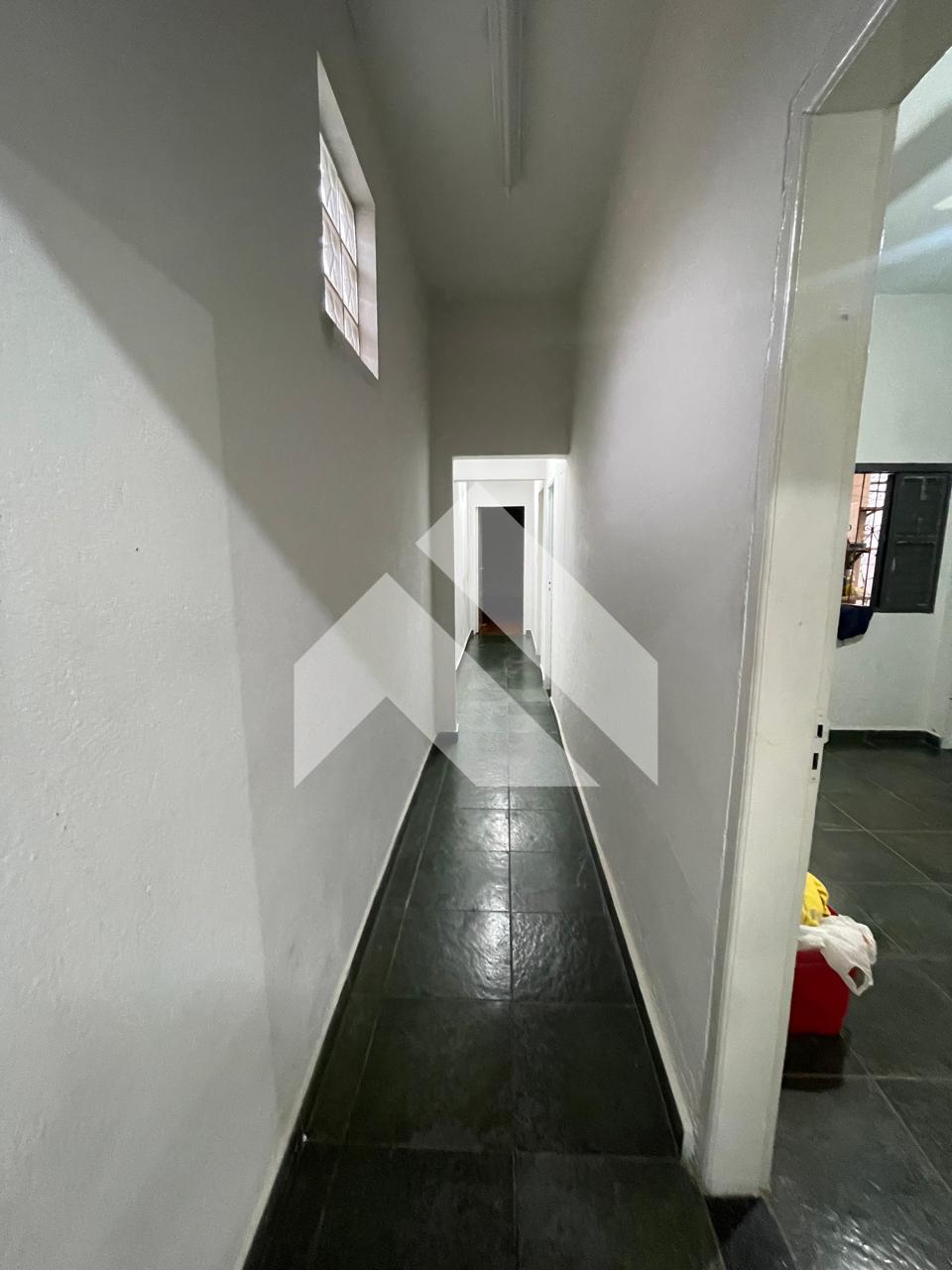 CASA À VENDA BAIRRO CENTRO, SÃO SEBASTIÃO DO PARAÍSO - MG.