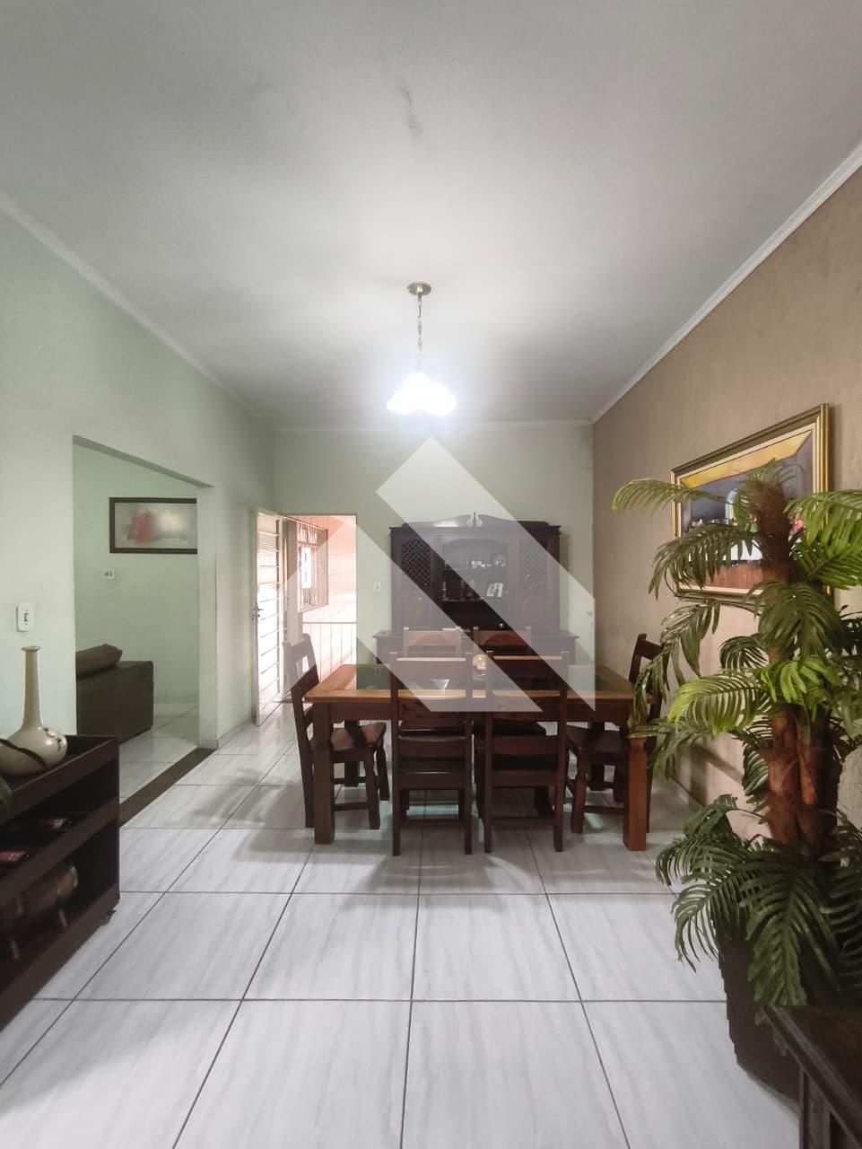 CASA À VENDA BAIRRO CENTRO, SÃO SEBASTIÃO DO PARAÍSO - MG