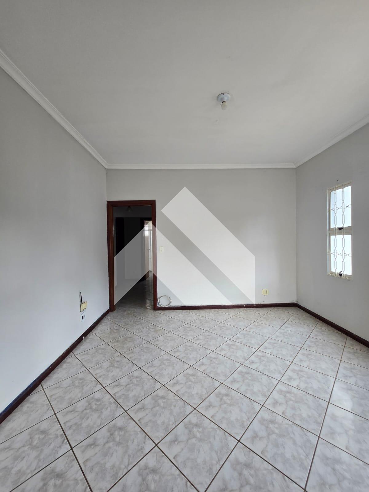 CASA À VENDA BAIRRO CENTRO, SÃO SEBASTIÃO DO PARAÍSO - MG