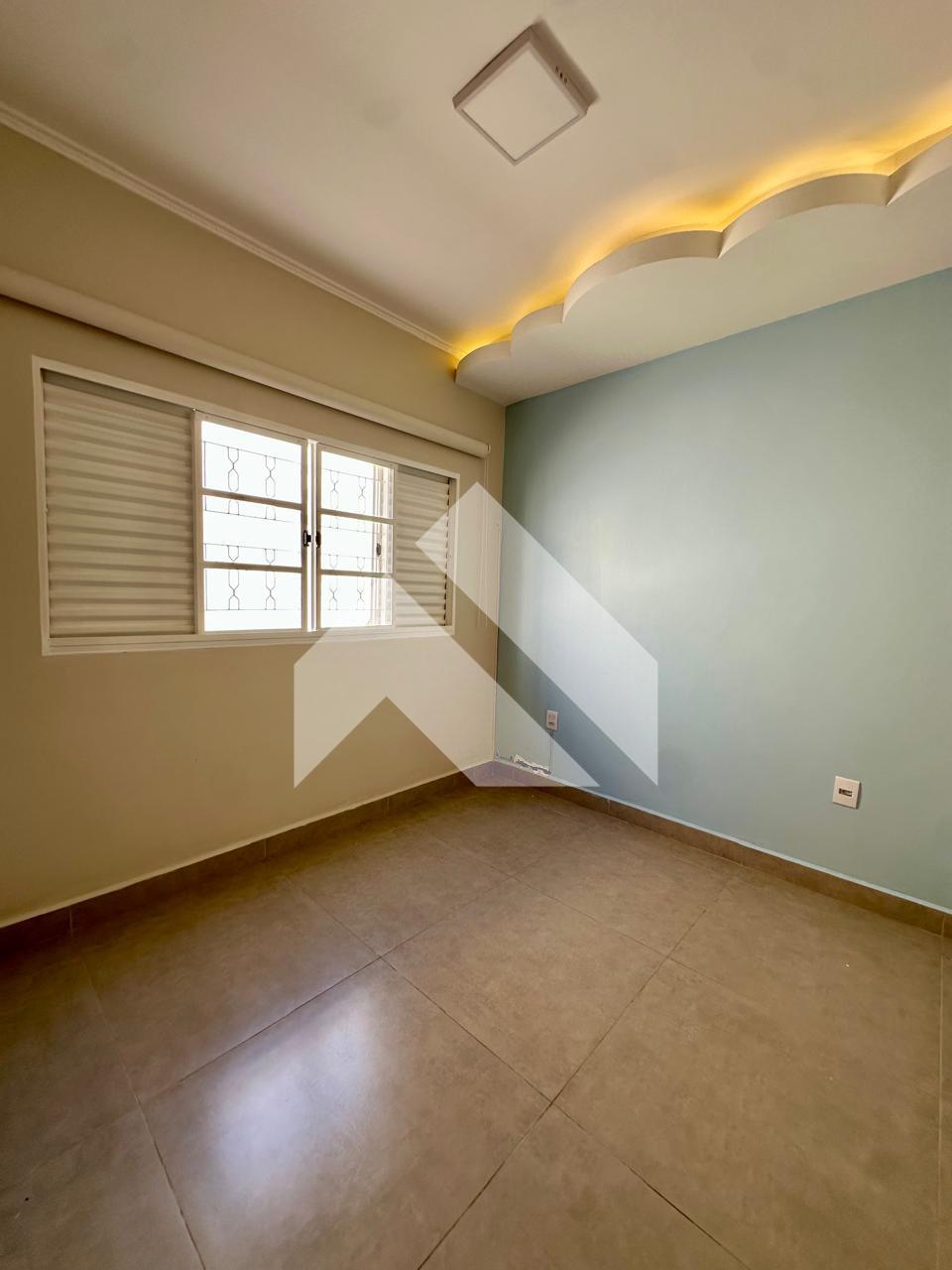CASA À VENDA BAIRRO  VILLA VERDE, SÃO SEBASTIÃO DO PARAÍSO - MG