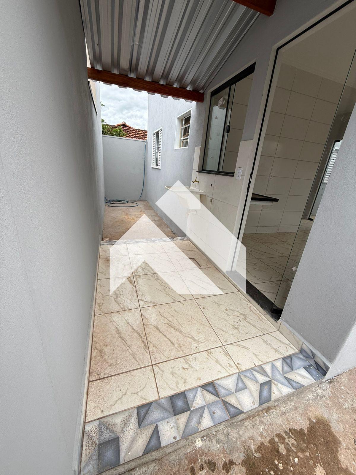 CASA Á VENDA, BAIRRO SÃO JUDAS TADEU, SÃO SEBASTIÃO DO PARAÍSO-MG