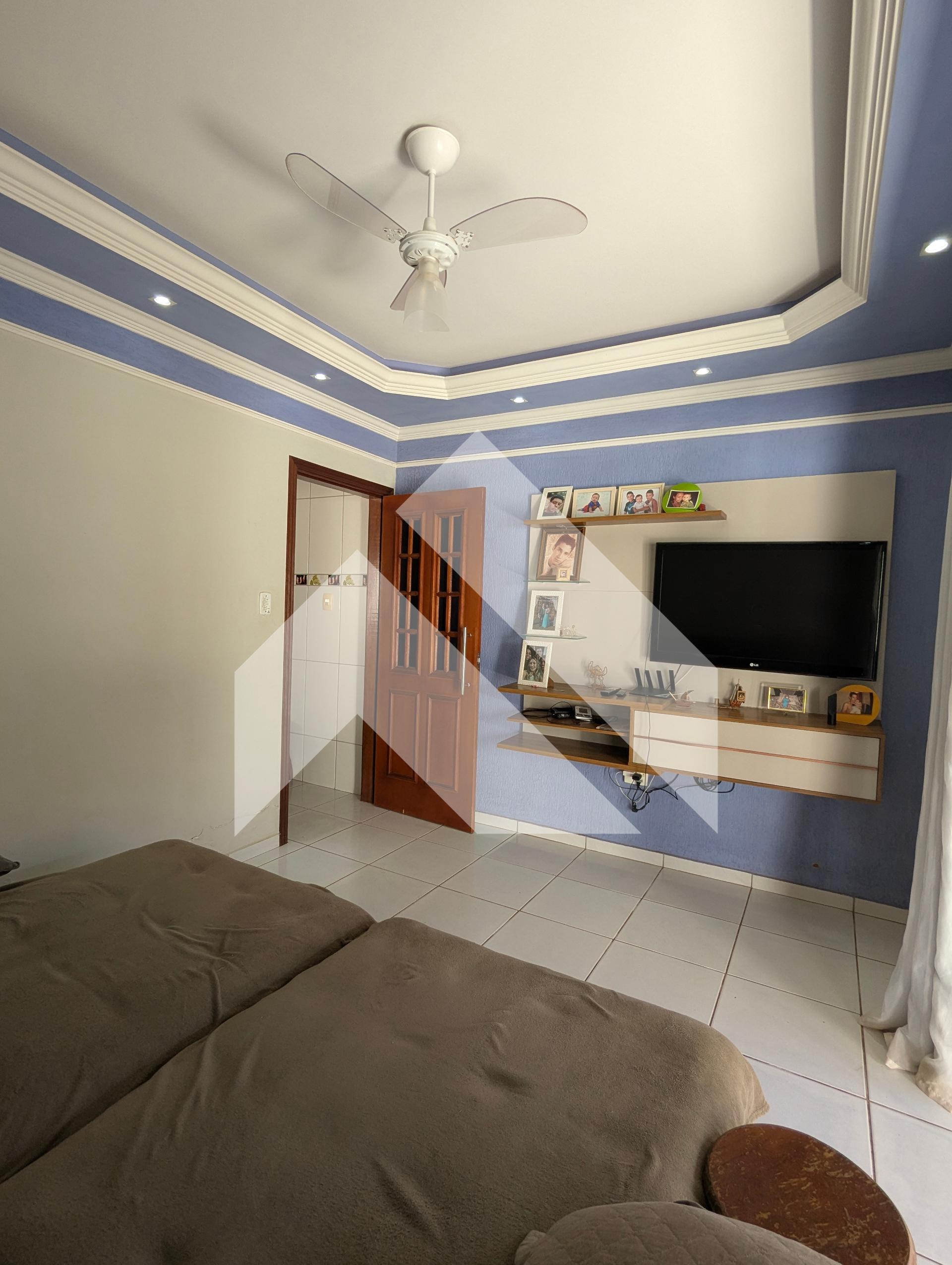 Casa no São Sebastião: 2 Qts (1 Suíte), Garagem Coberta e Vara...