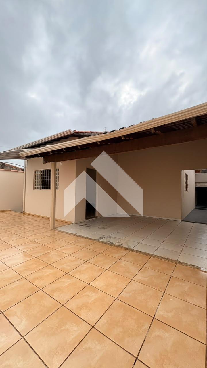 CASA À VENDA BAIRRO VILA HELENA, SÃO SEBASTIÃO DO PARAÍSO - MG