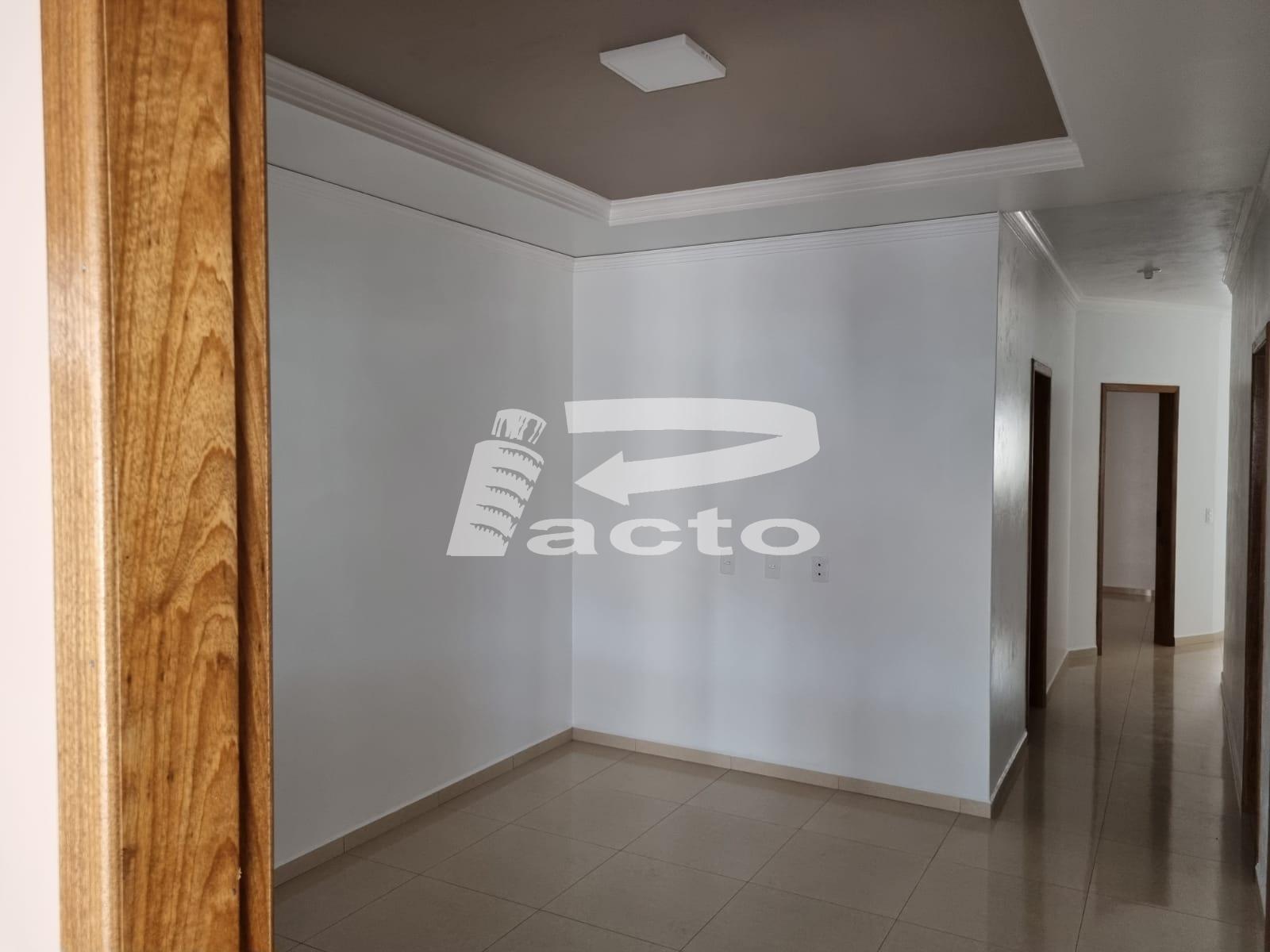 CASA 02 QUARTOS + 01 SUITE