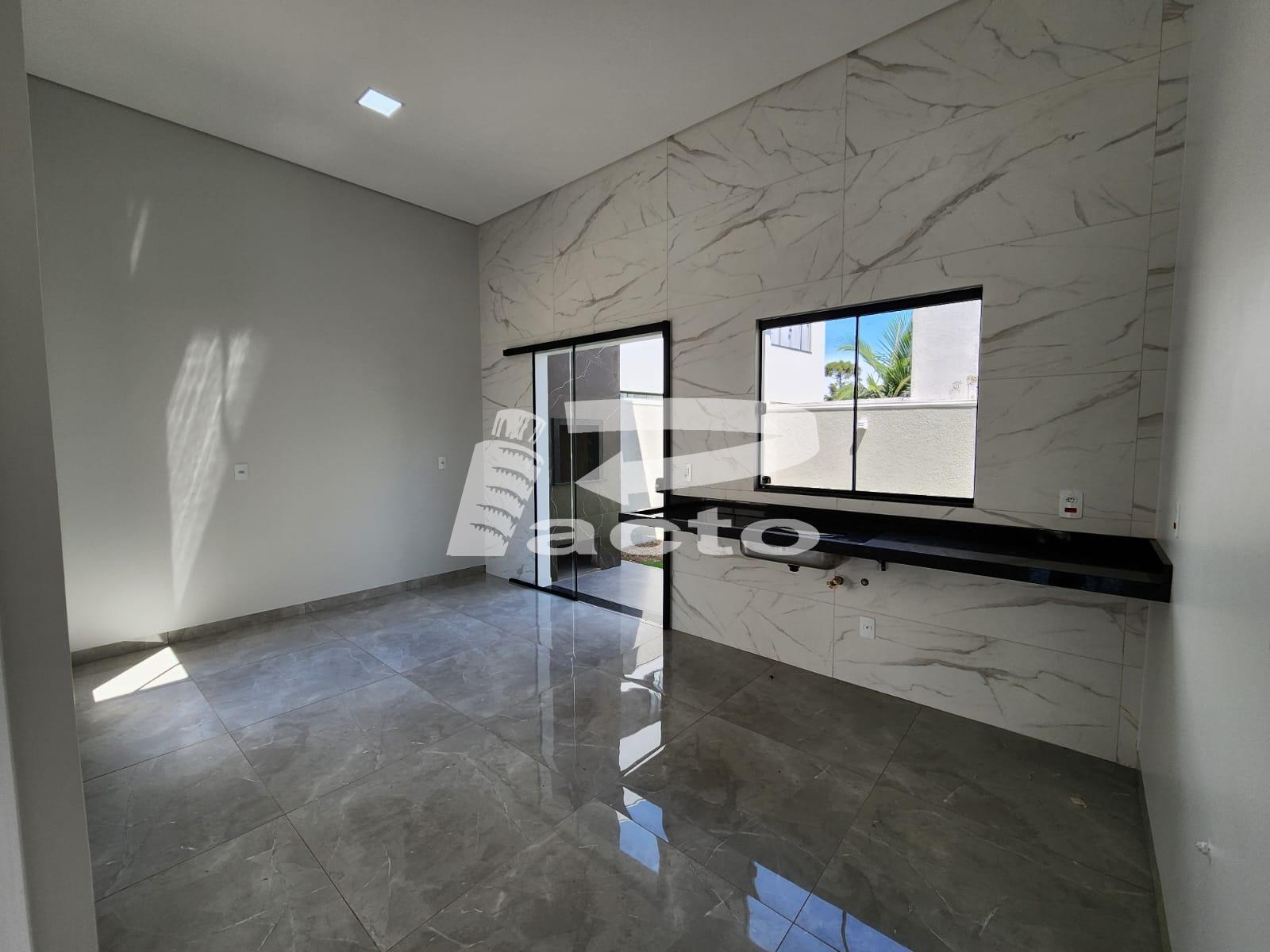 CASA 01 QUARTO E 01 SUITE