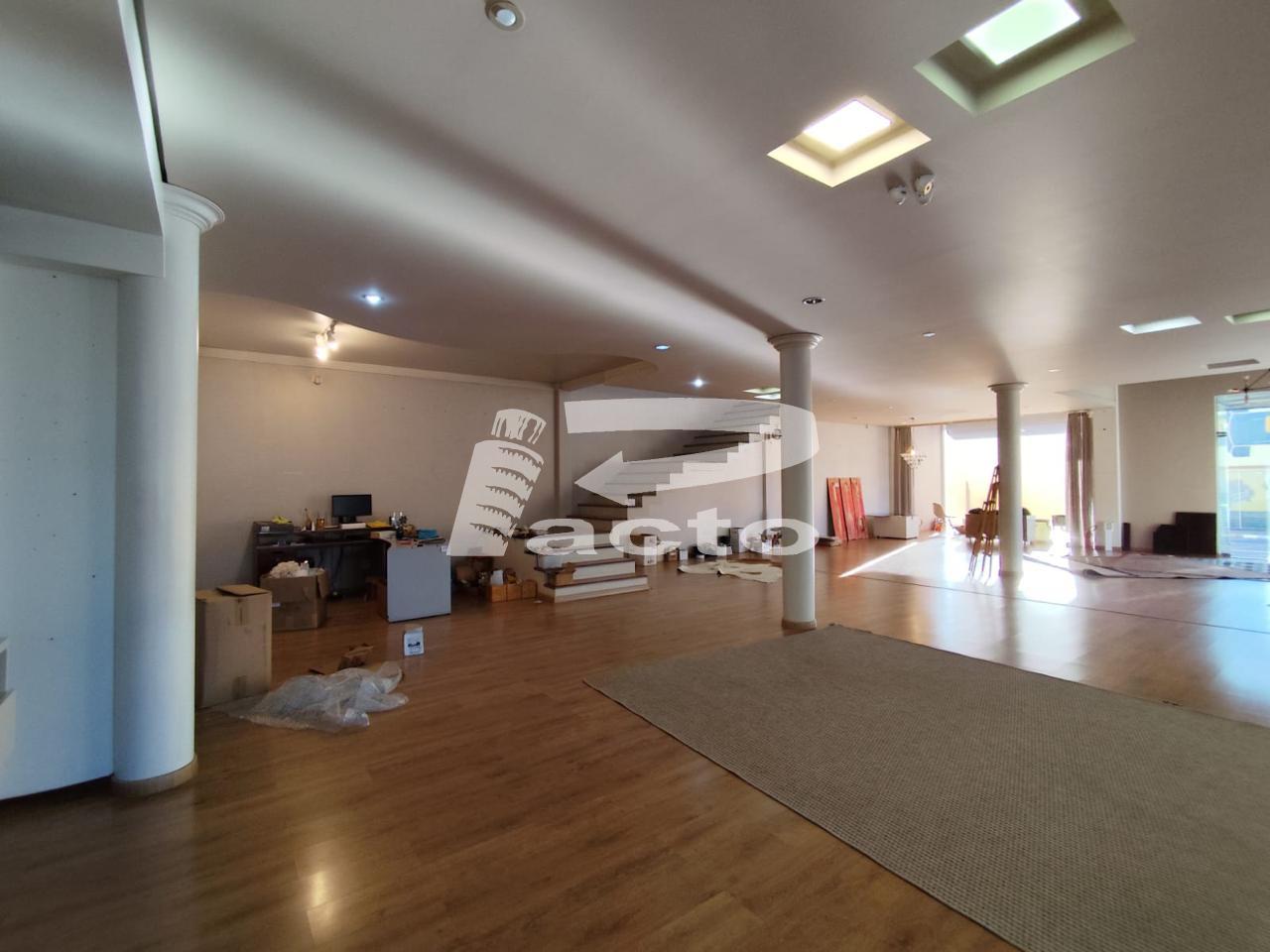 SALA COMERCIAL COM AREA DE 940m