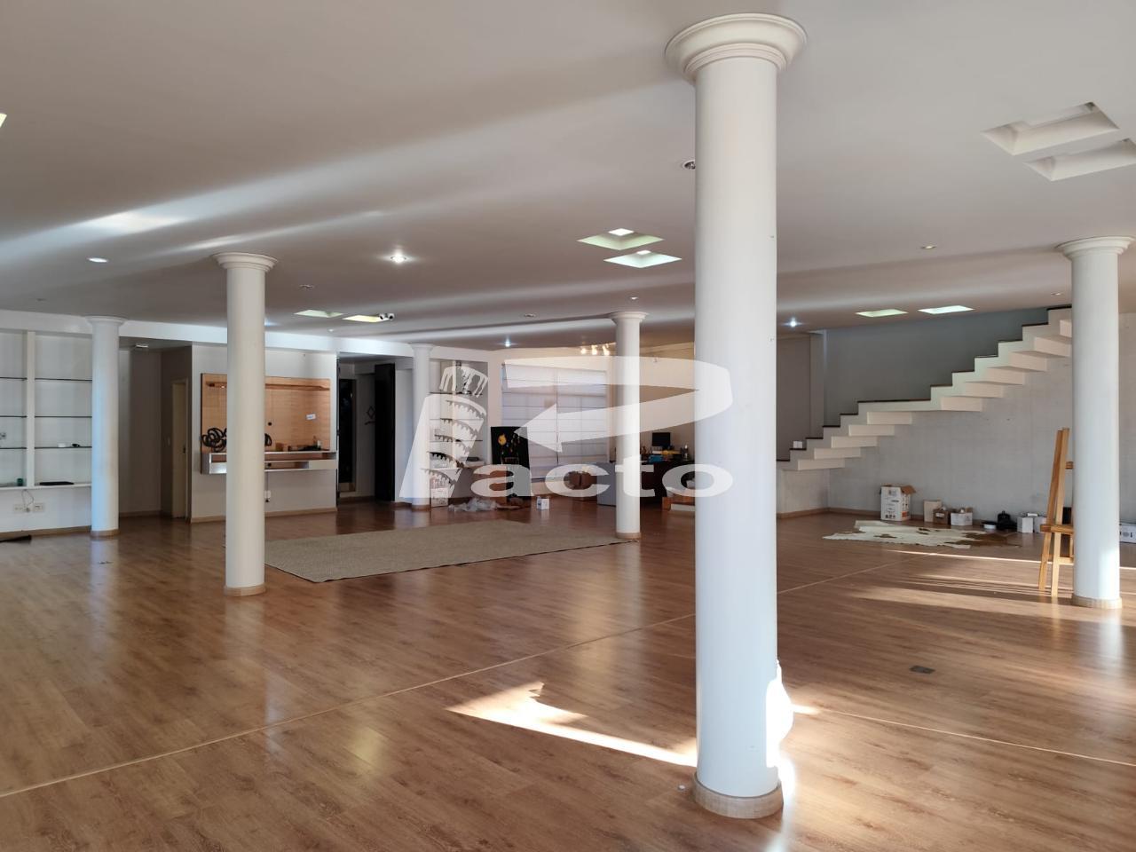 SALA COMERCIAL COM AREA DE 940m