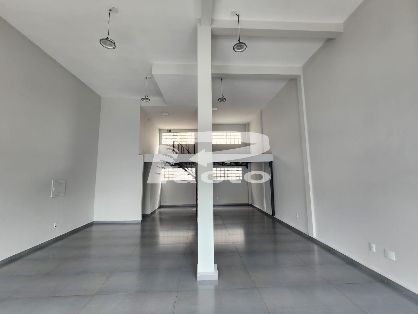 SALA COMERCIAL COM AREA DE 90M