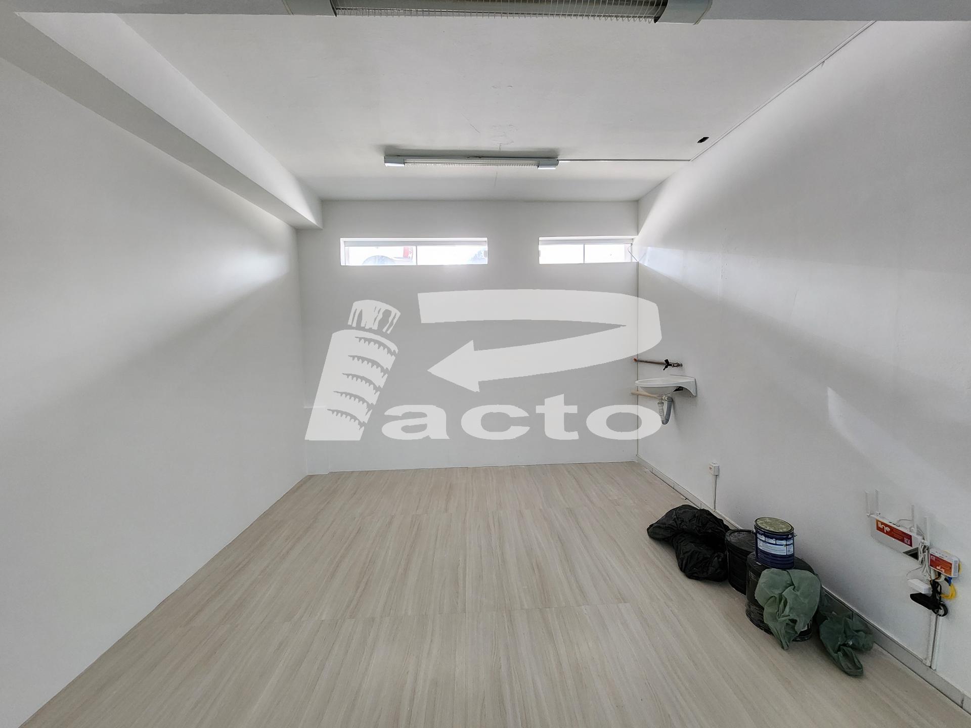 Loja em galeria comercial