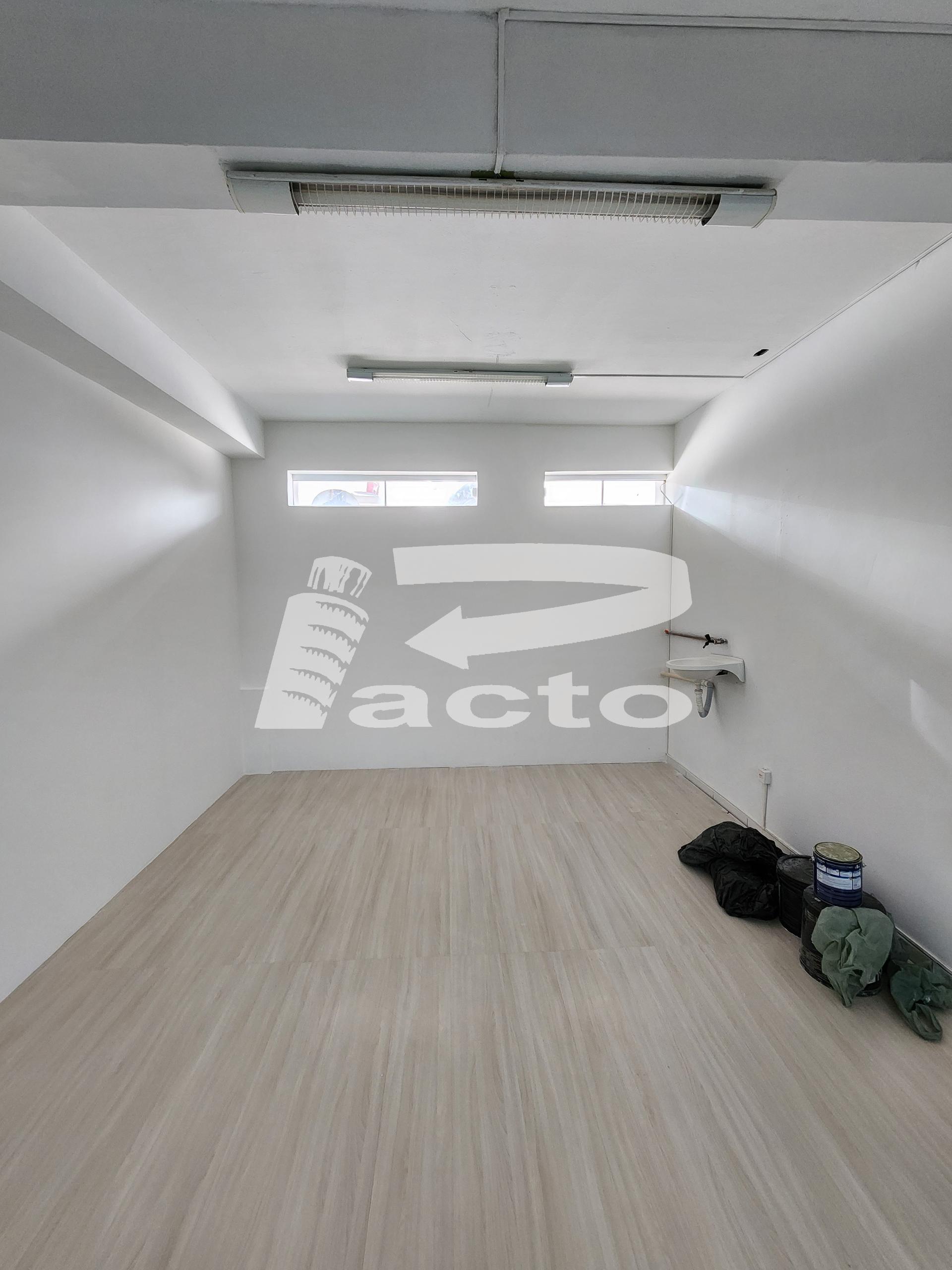 Loja em galeria comercial