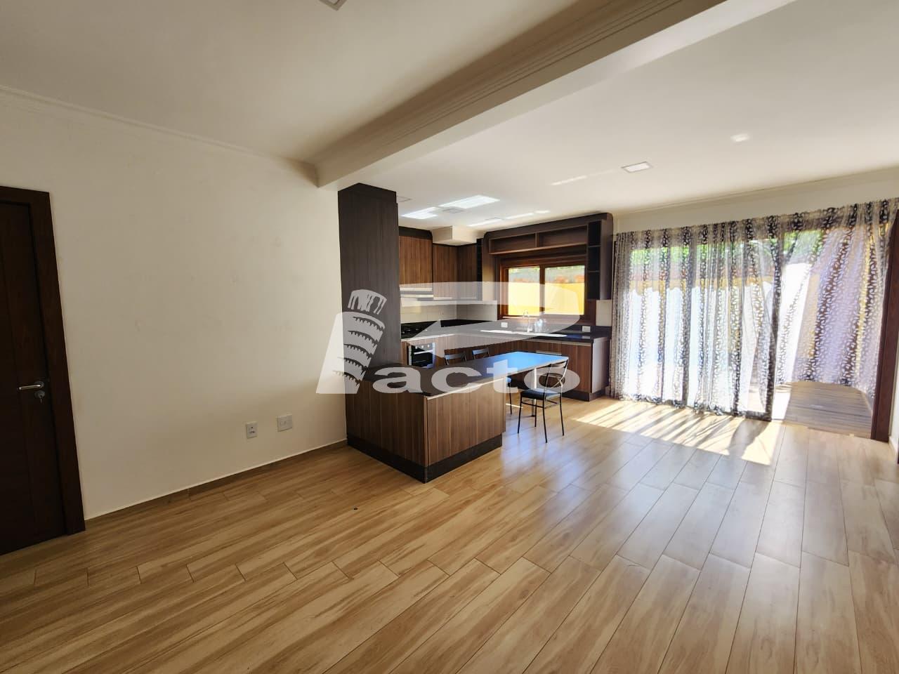 SOBRADO COM 03 SUITES