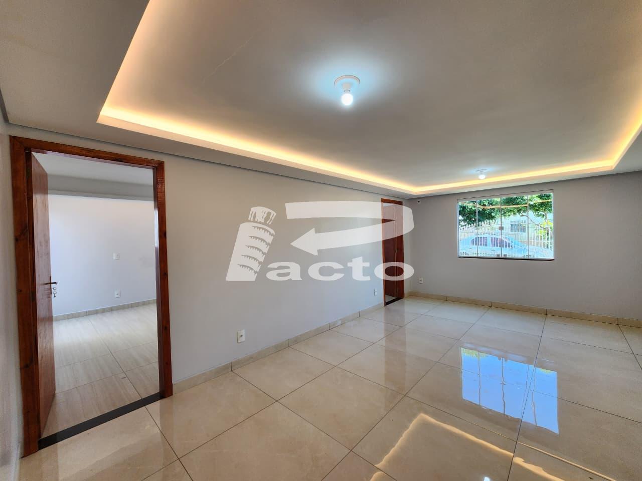 CASA 02 QUARTOS E 01 SUíTE