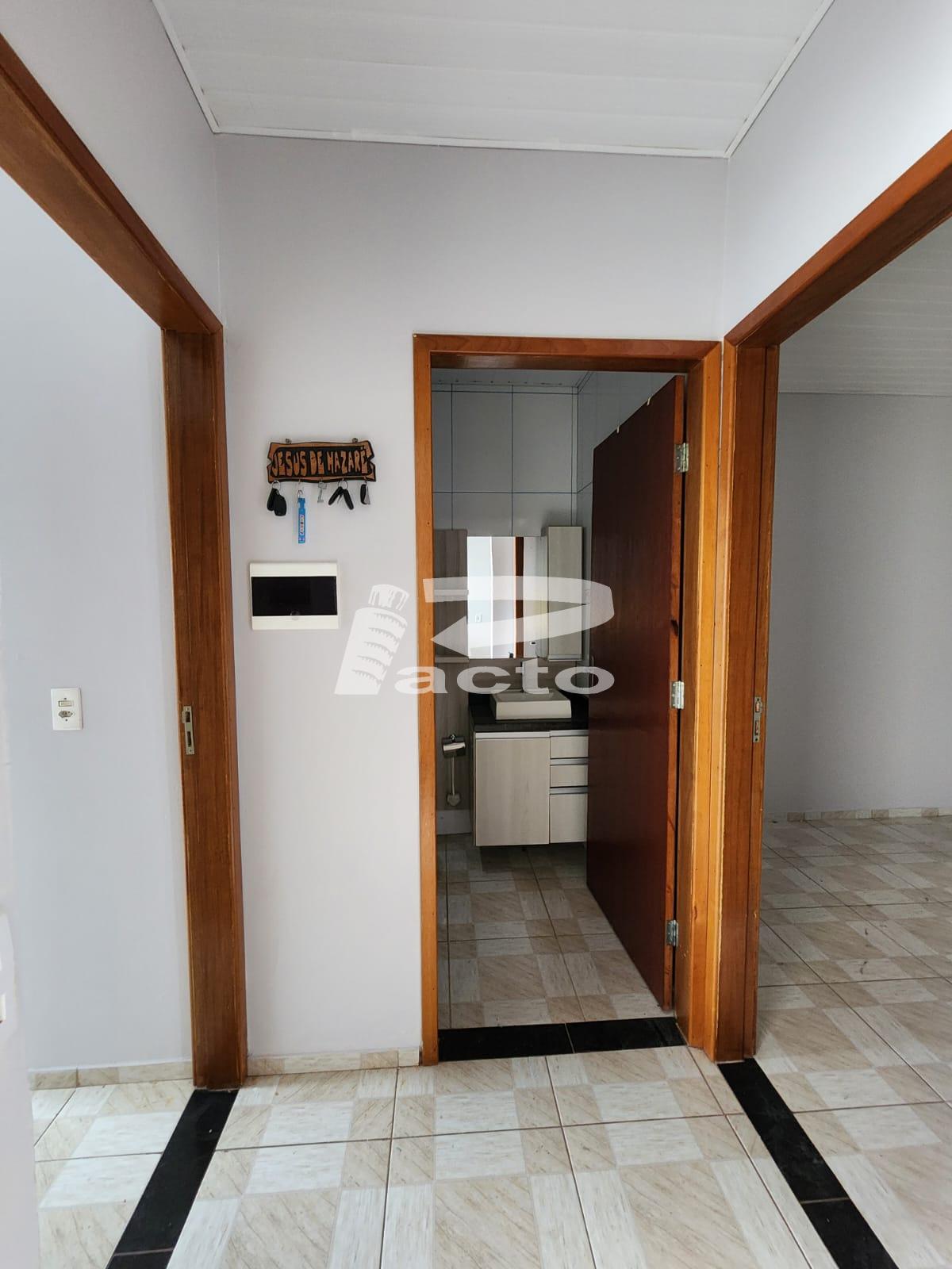 CASA 02 QUARTOS EM TOLEDO