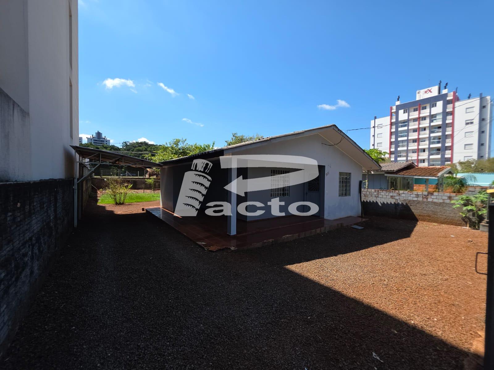 CASA 02 QUARTOS EM TOLEDO