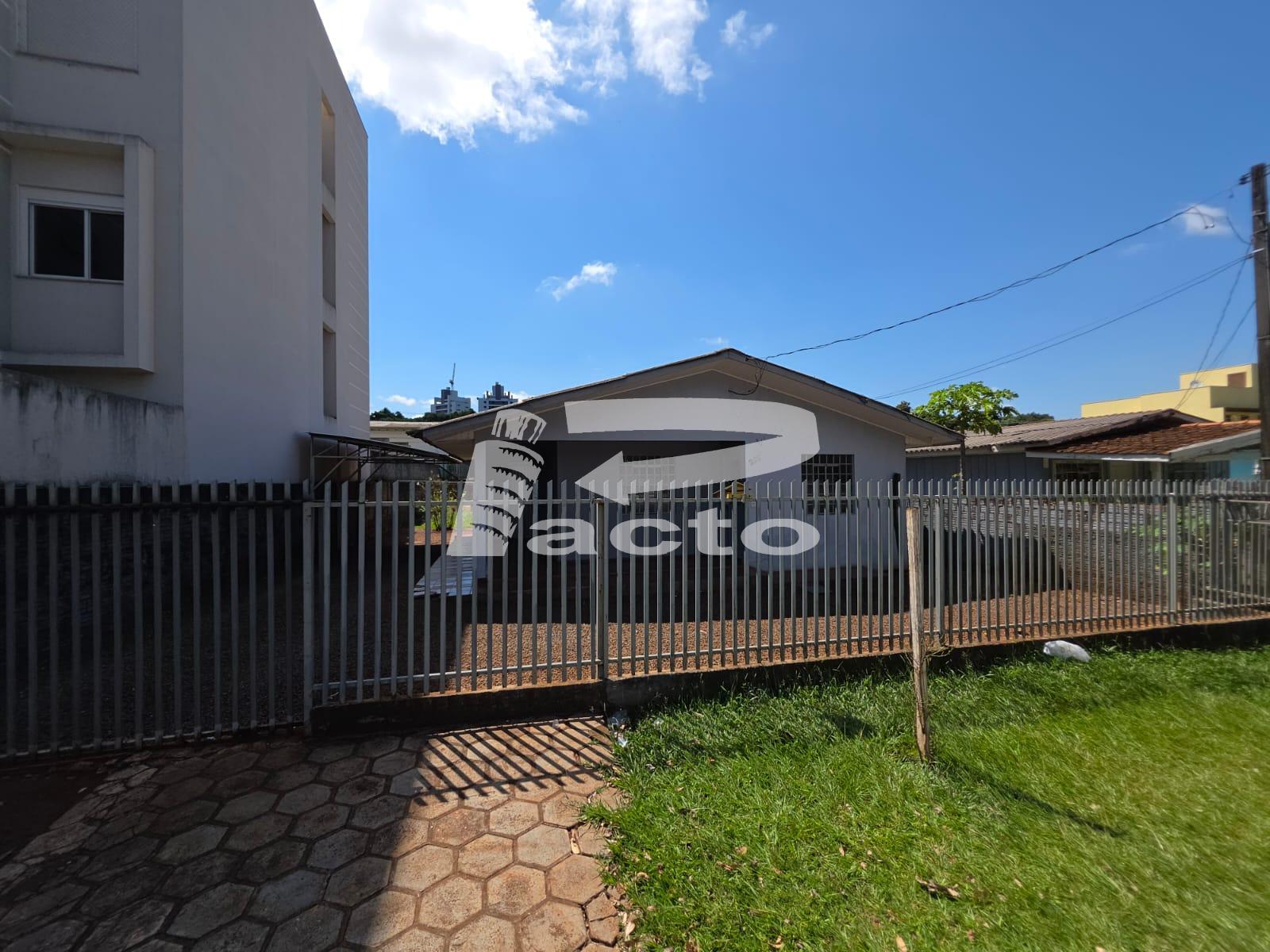 CASA 02 QUARTOS EM TOLEDO