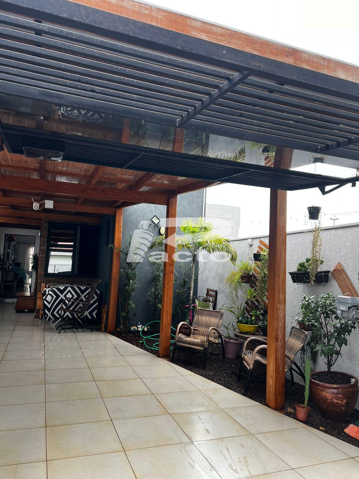CASA 01 QUARTO E 01 SUITE