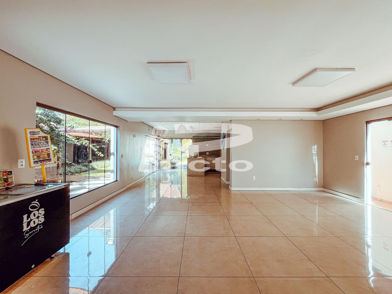 CASA COMERCIAL COM PISCINA
