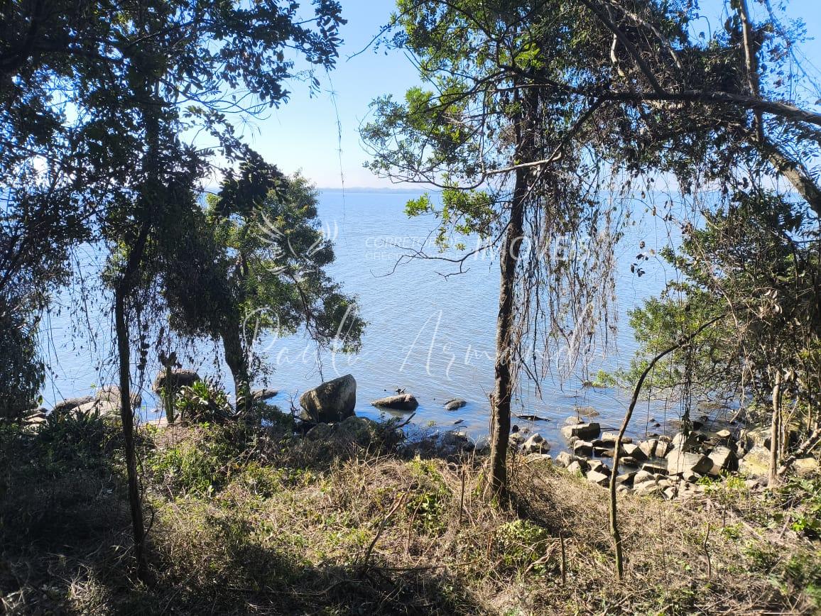 Lindo Terreno pé na água na Lagoa de Iamruí, na Itapeva, IMARU...