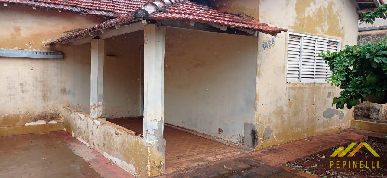Casa com 2 dormitórios à venda, Centro, BARRETOS - SP