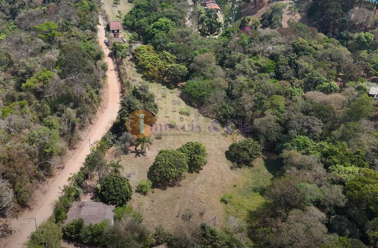 Atibaia-SP Terreno com 877m dentro de condomínio fechado