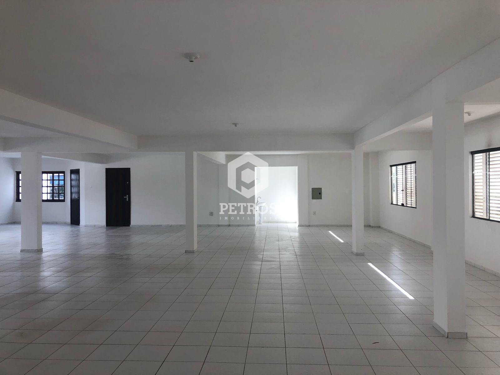 SALA COMERCIAL  SEGUNDO PISO PARA LOCAO NO LAGO MUNICIPAL