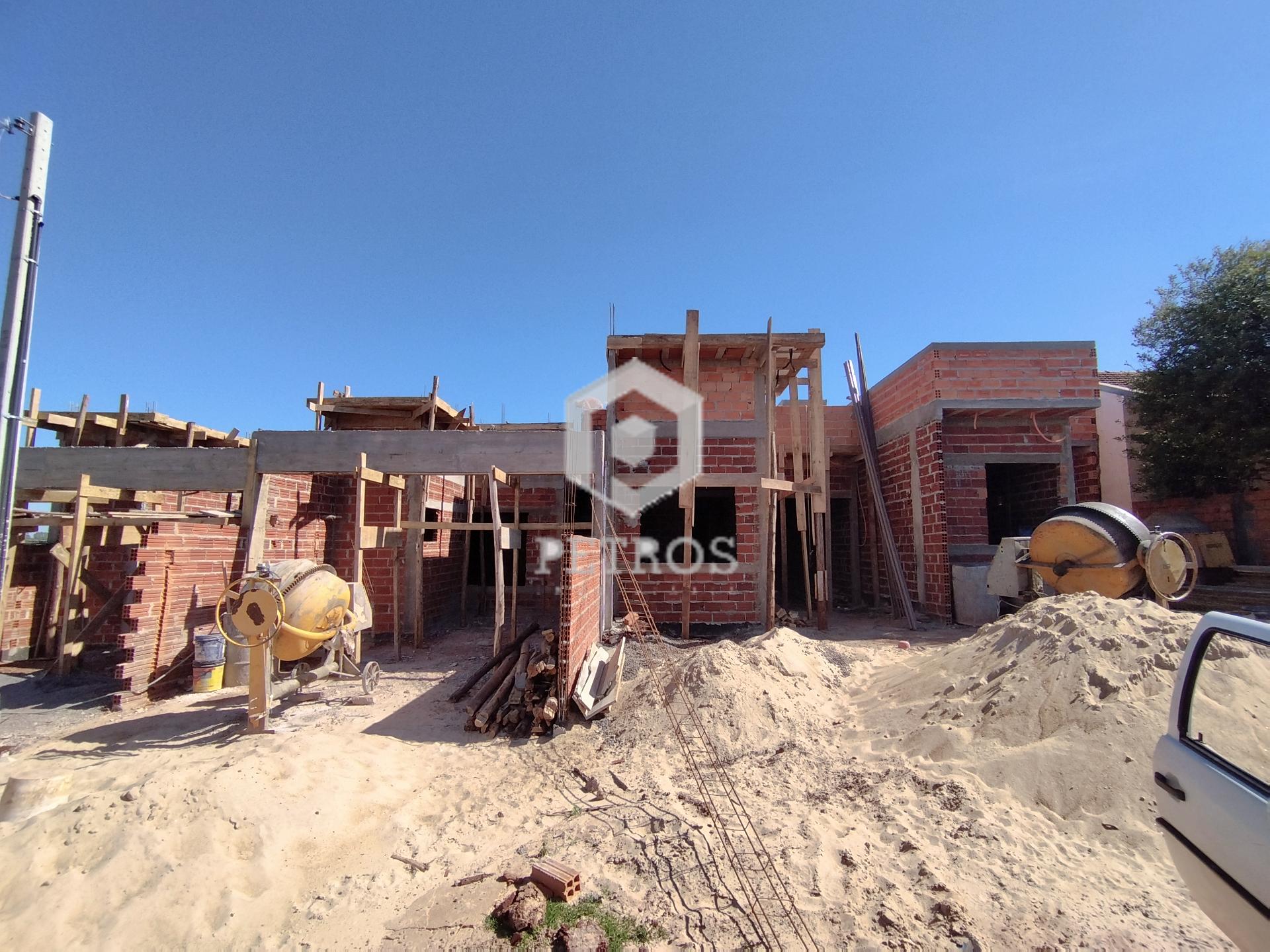 CASA COM 1 SUITE E 2 QUARTOS - COOPAGRO
