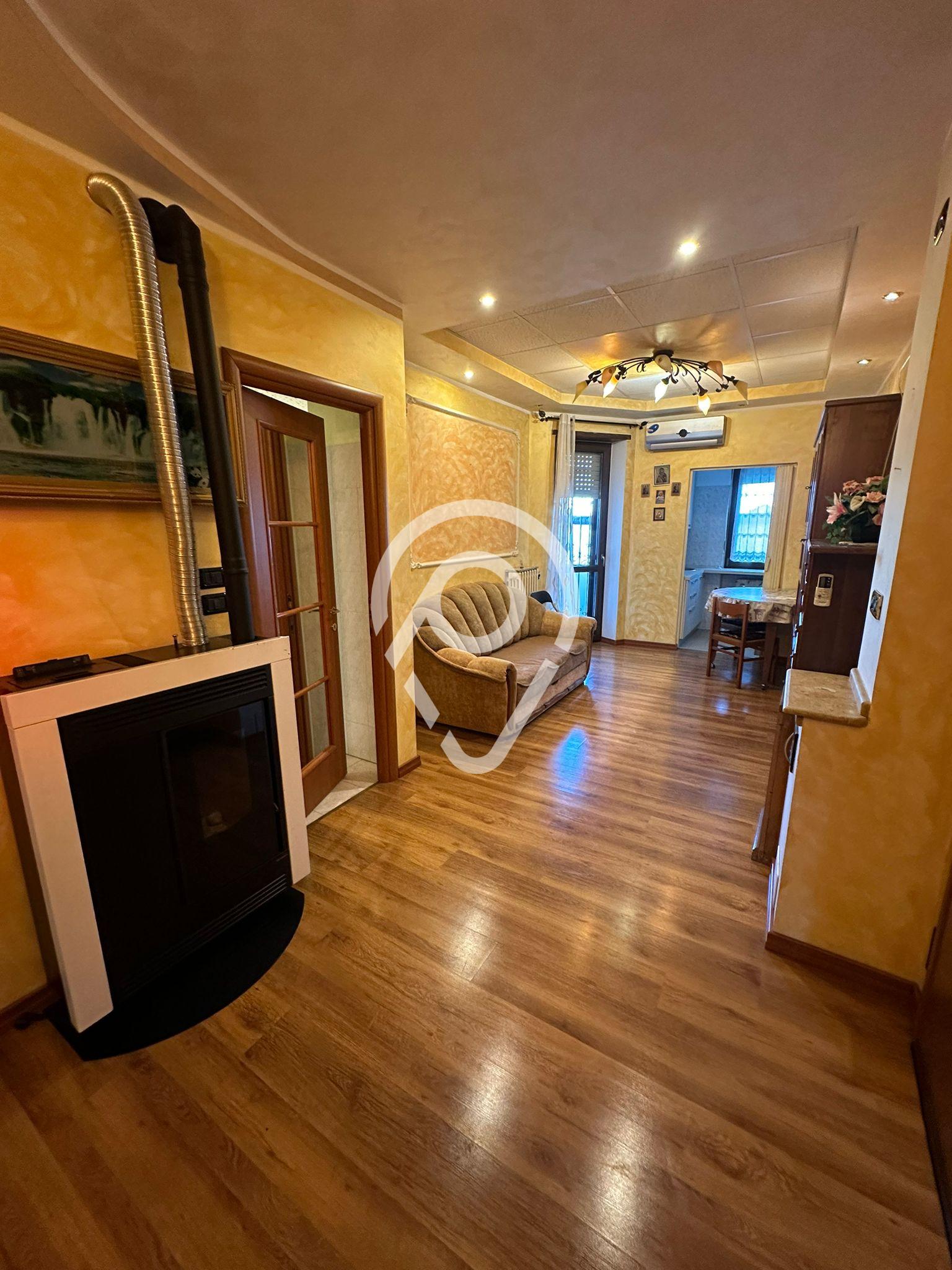 Apartamento com 2 dormit?rios para loca??o, ROMANO CANAVESE - TO