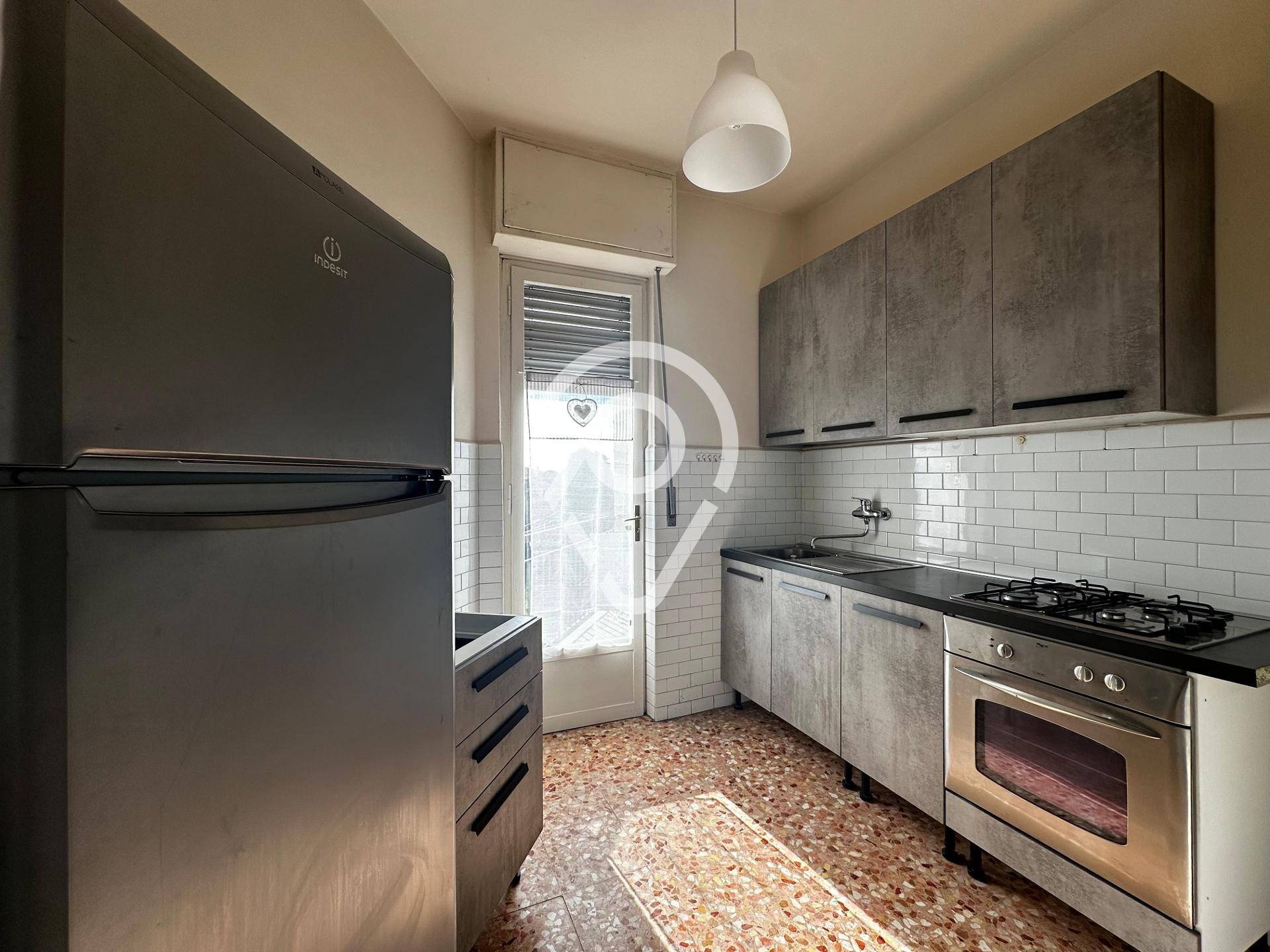 Apartamento com 1 dormitório para locação, Cuorgnè, Cuorgnè - TO