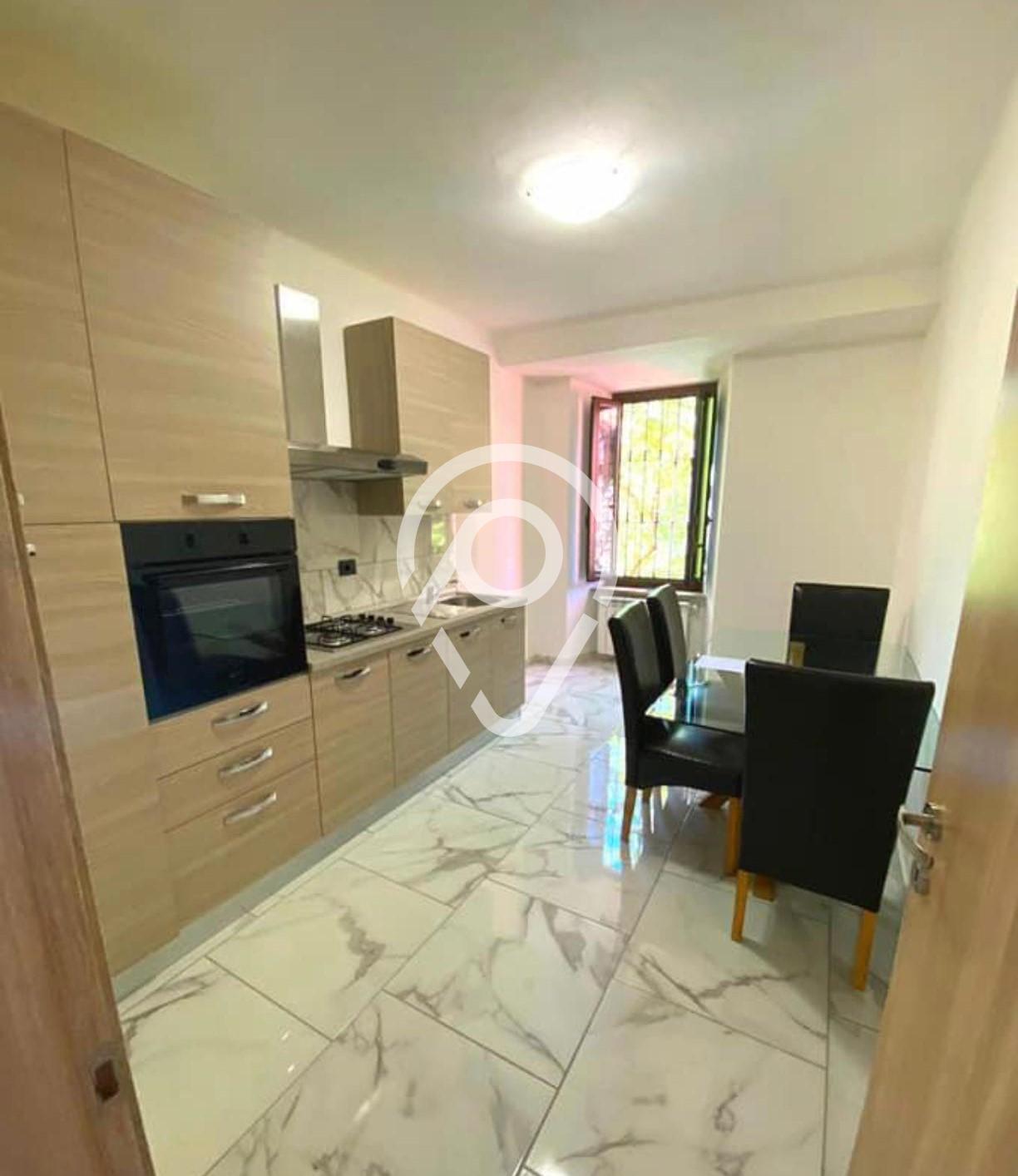 Apartamento com 2 dormitórios para locação, Borgofranco d Ivre...