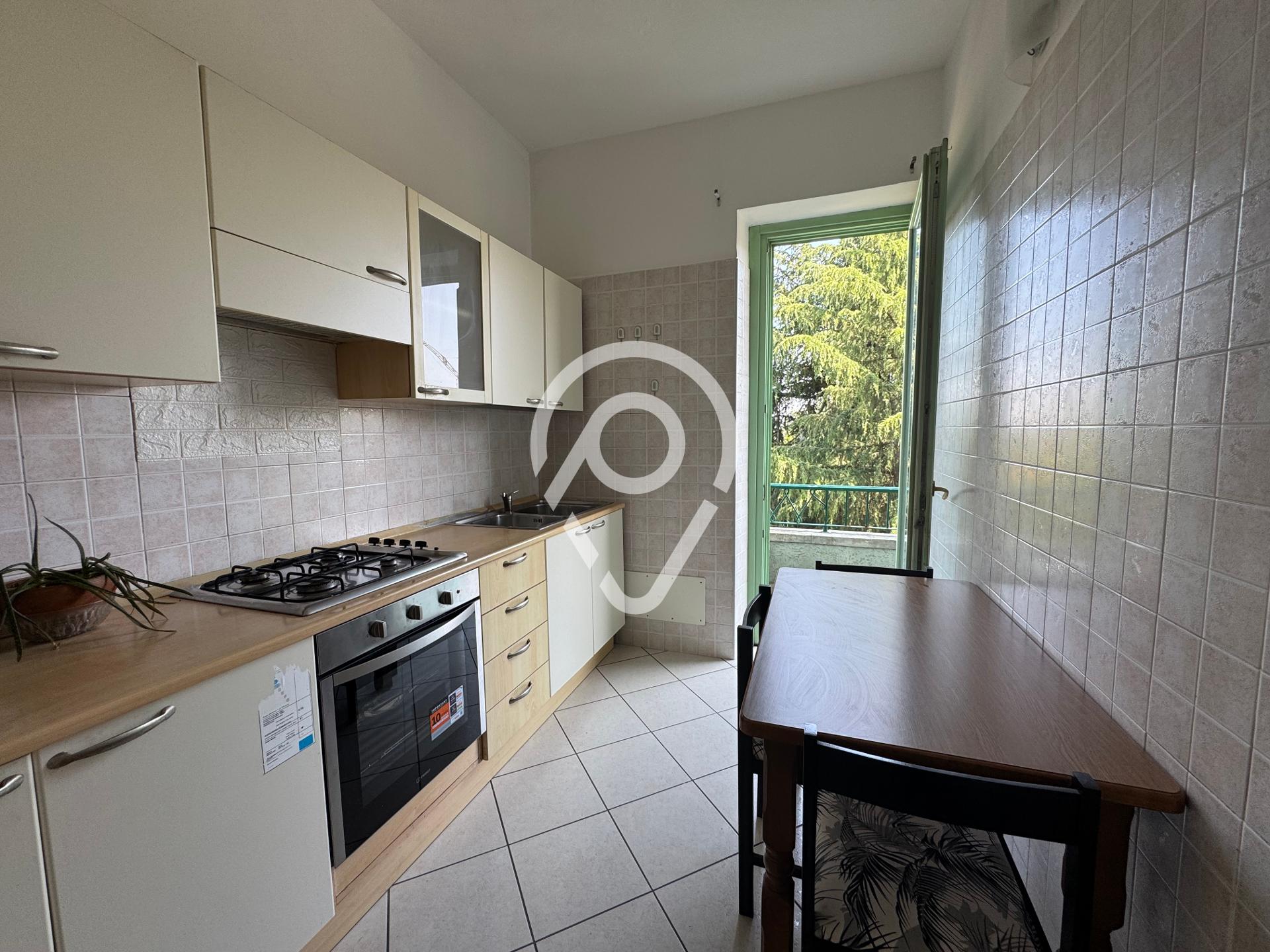 Apartamento com 1 dormitório para locação, Cuorgnè, Cuorgnè - TO