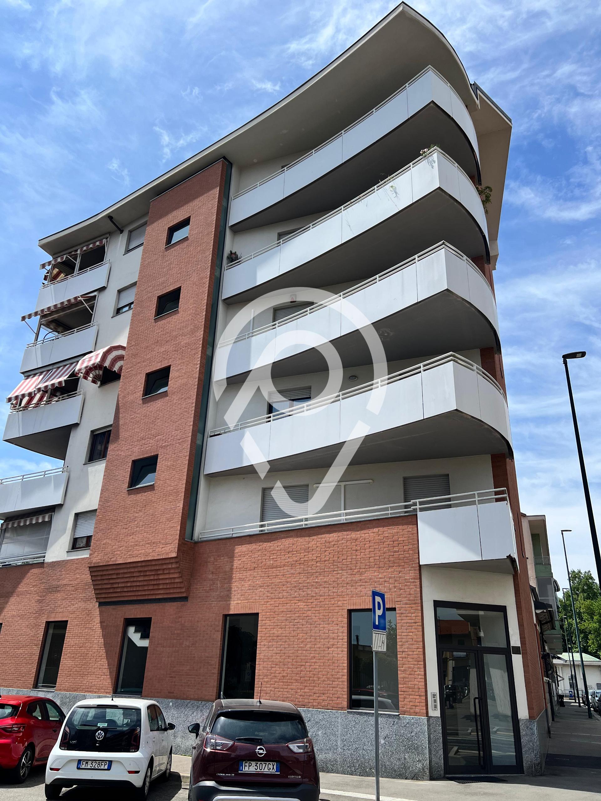 Apartamento com 2 dormitórios para locação em Barriera di Lanz...
