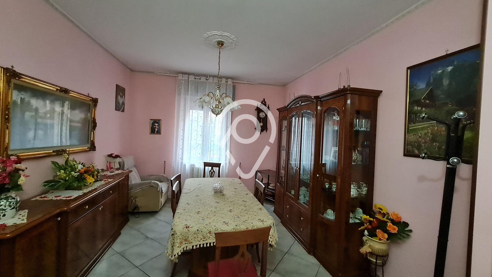 Apartamento Trilocale mobiliado em Novara, NOVARA - NO