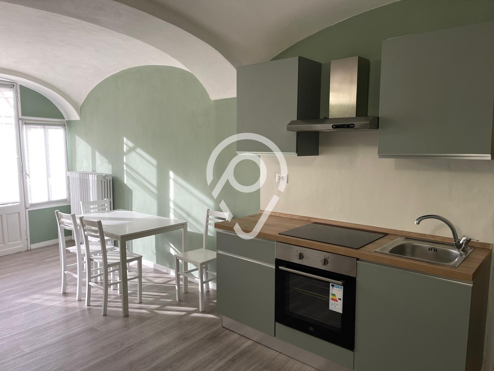 Apartamento com 1 dormitório para locação, Centro, Castellamon...