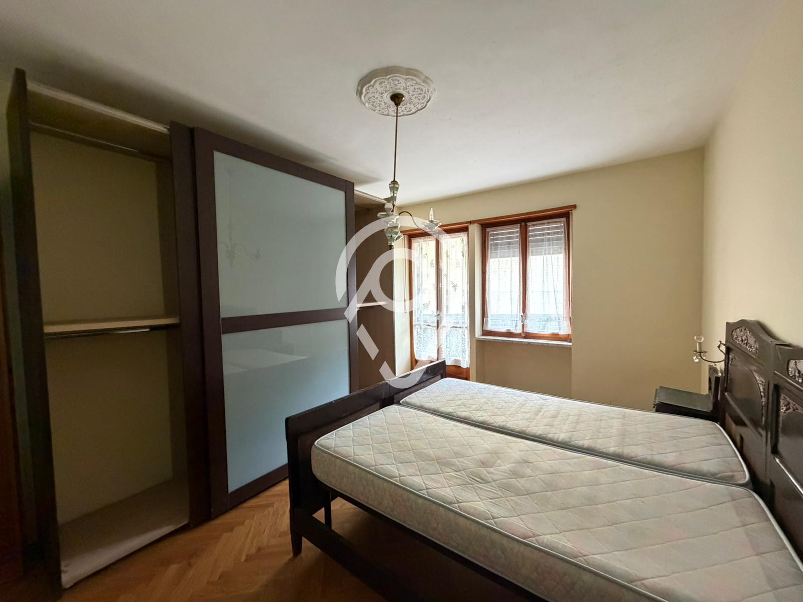 Apartamento com 2 dormitórios para locação, MEZZENILE, PROVINC...